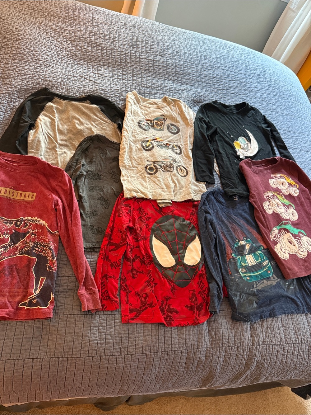 Lot of Boys 8 Long Sleeve Tees - size 5T, XS, S